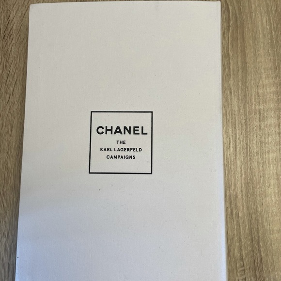 Chanel The Karl Lagerfeld Campaigns - Picture 4 of 5